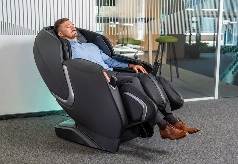 صندلی ماساژ کیوتیک برای کارمندان
